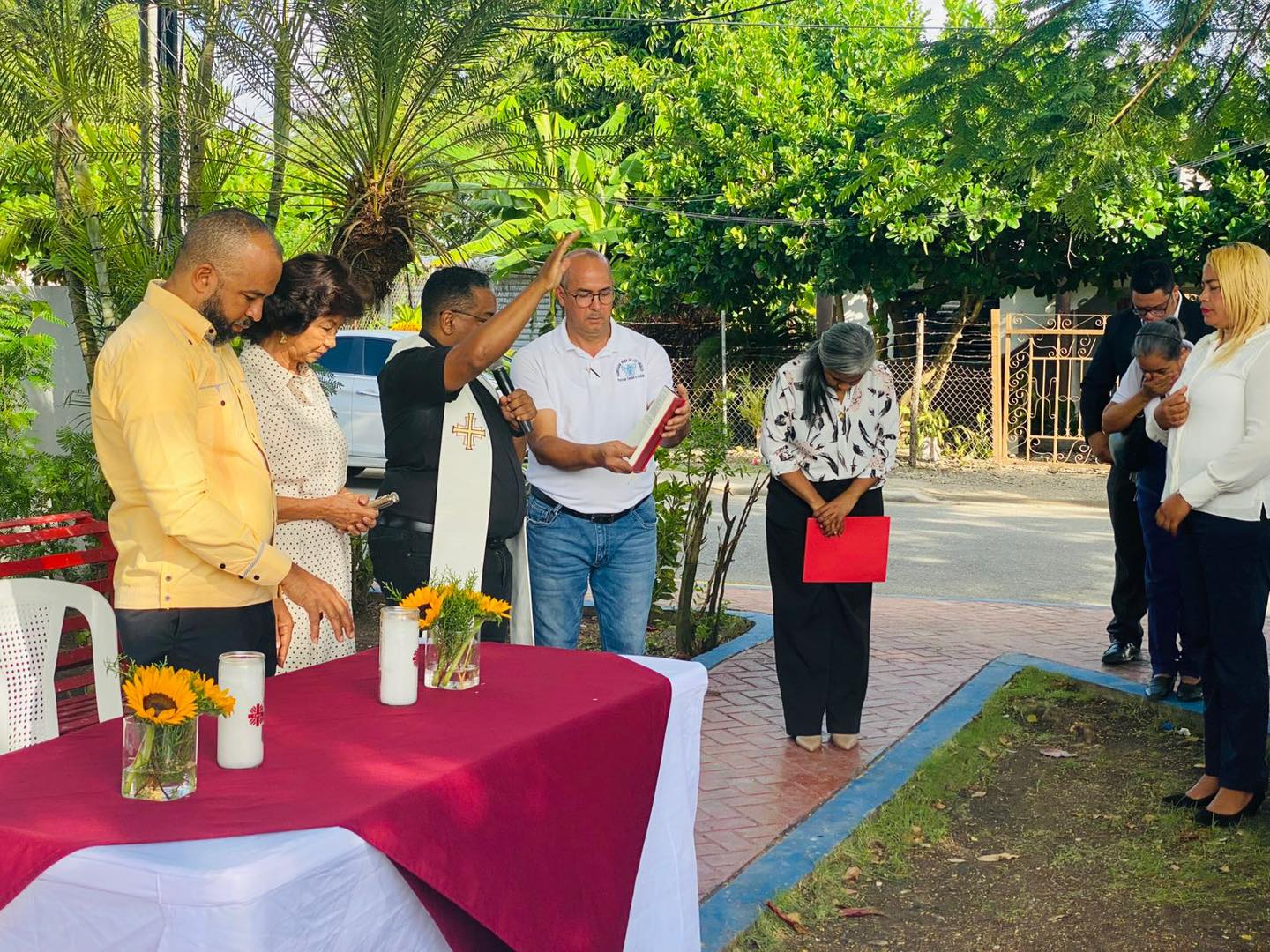 Así de hermosas quedaron las luces navideñas en nuestra Parroquia Reina de Los Ángeles.